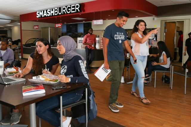 Students dine at Kean University's Smashburger restaurant